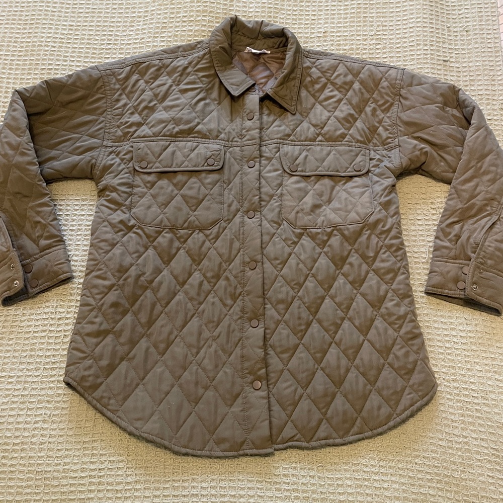 Women’s Quilted Lightweight Shirt Jacket in Olive Green